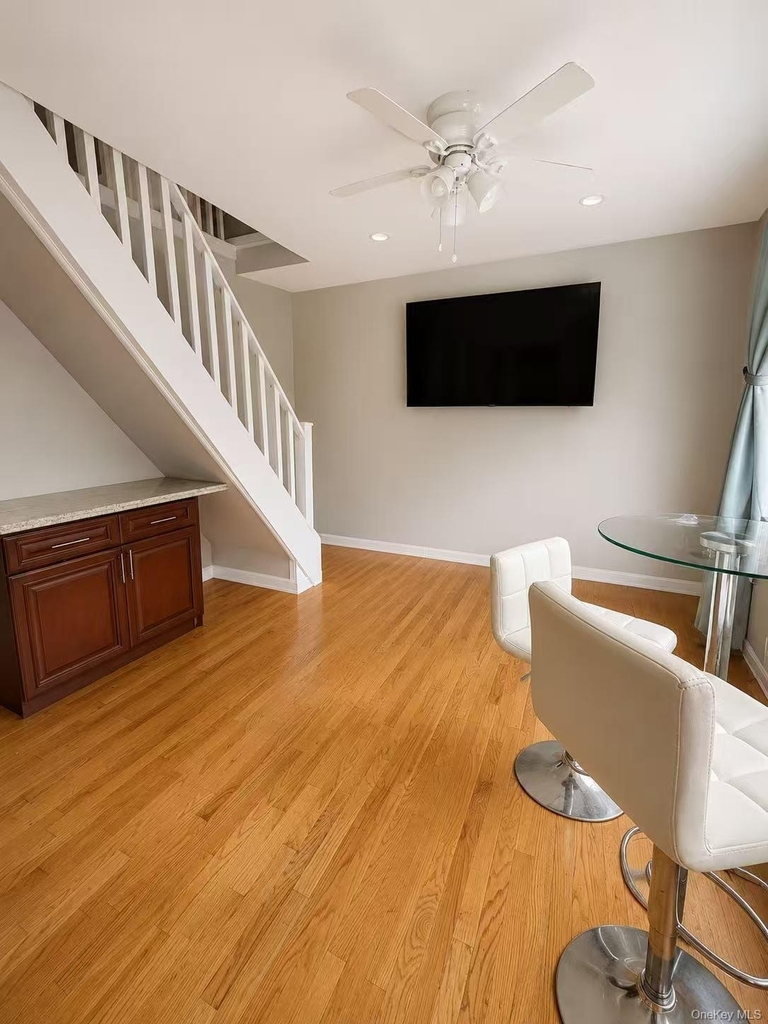 110-17 Inwood Street - Photo 3