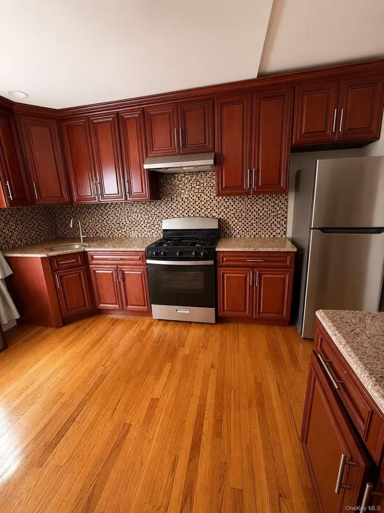 110-17 Inwood Street - Photo 1