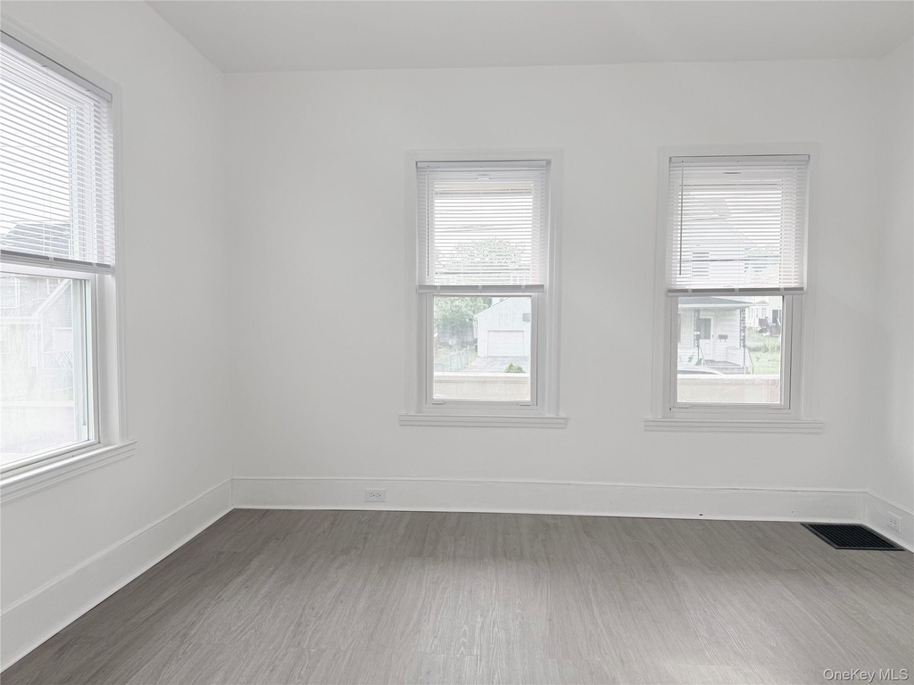 406 Tower Avenue - Photo 7
