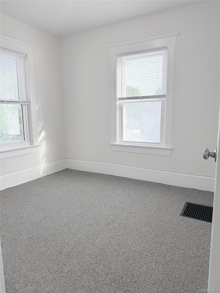 406 Tower Avenue - Photo 18