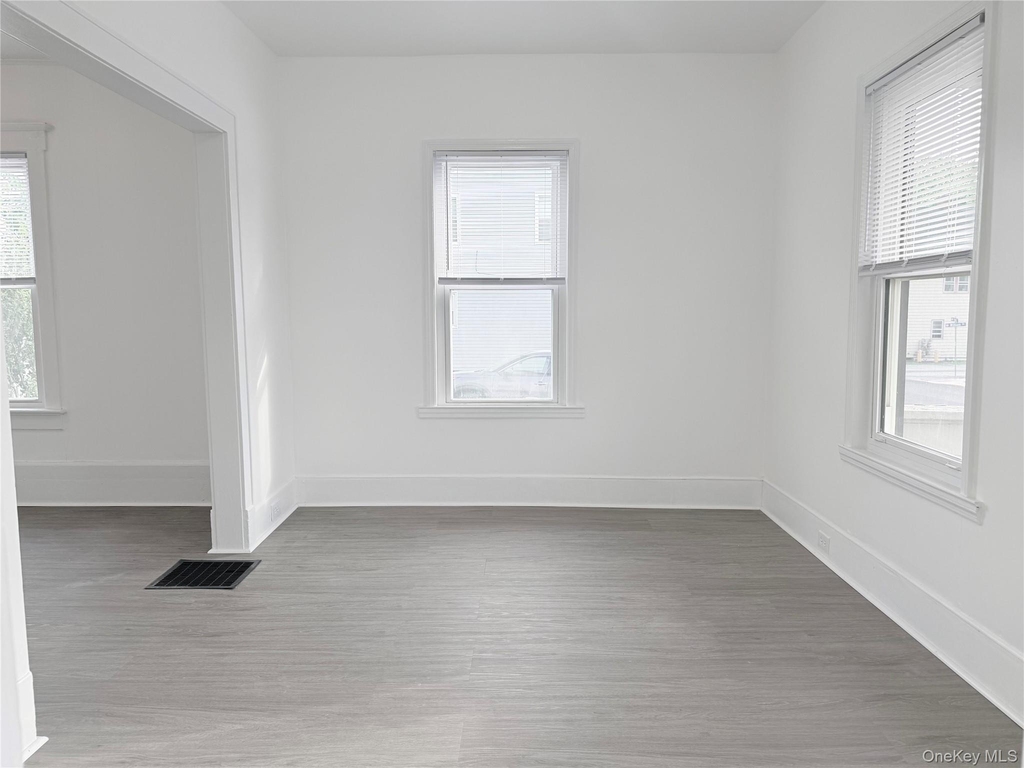 406 Tower Avenue - Photo 9