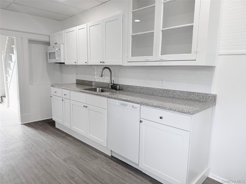 406 Tower Avenue - Photo 4