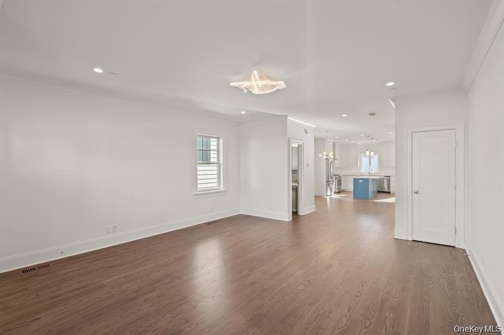 31 Maple Avenue - Photo 1