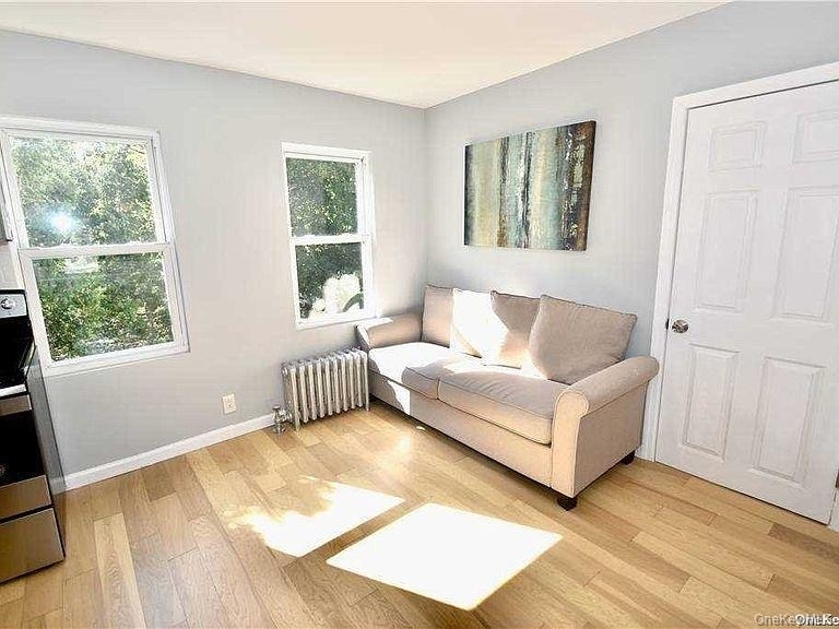 980 Thomas Avenue - Photo 1