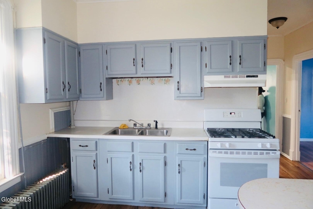 1066 Howard Street - Photo 1