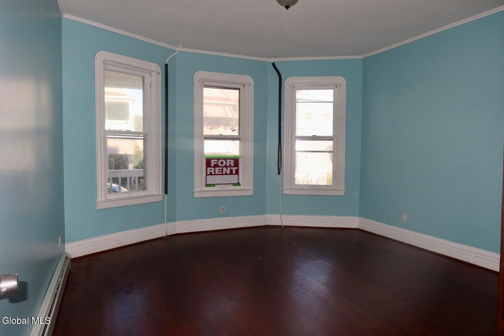 1066 Howard Street - Photo 8
