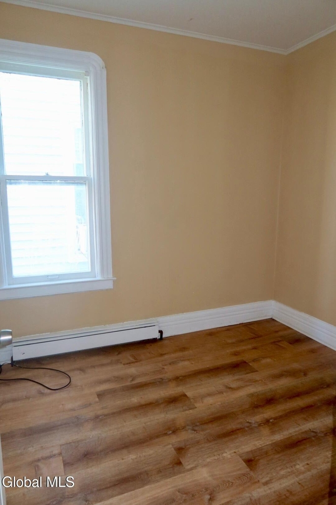 1066 Howard Street - Photo 6