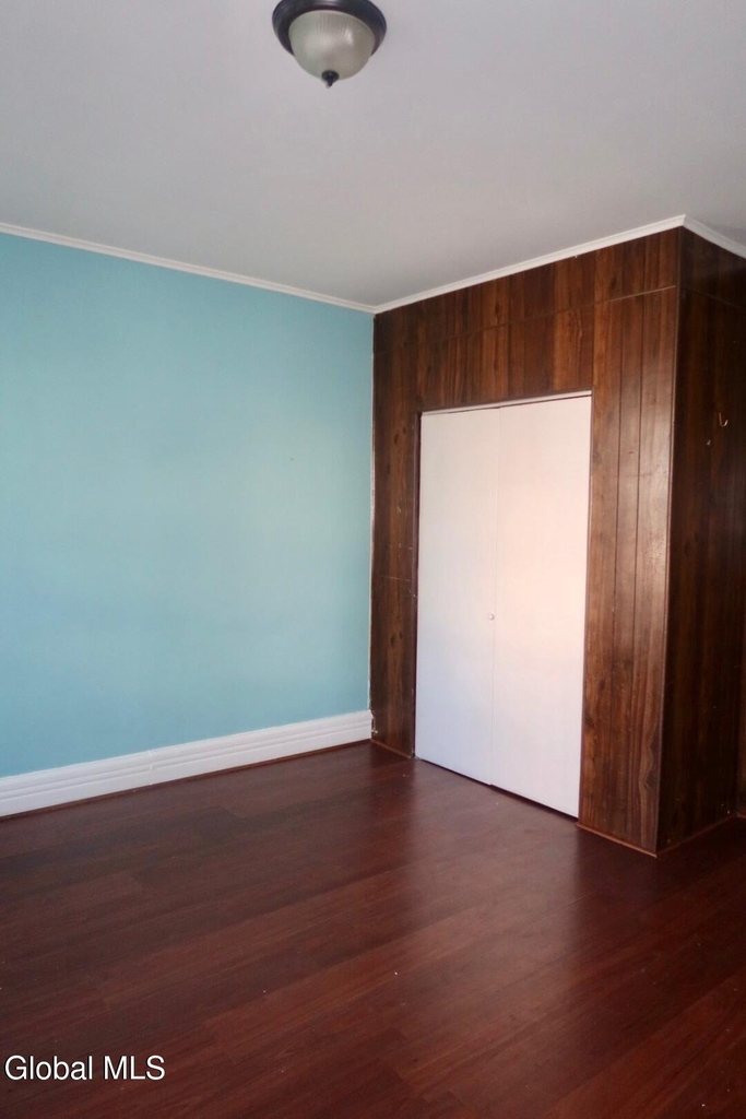1066 Howard Street - Photo 9