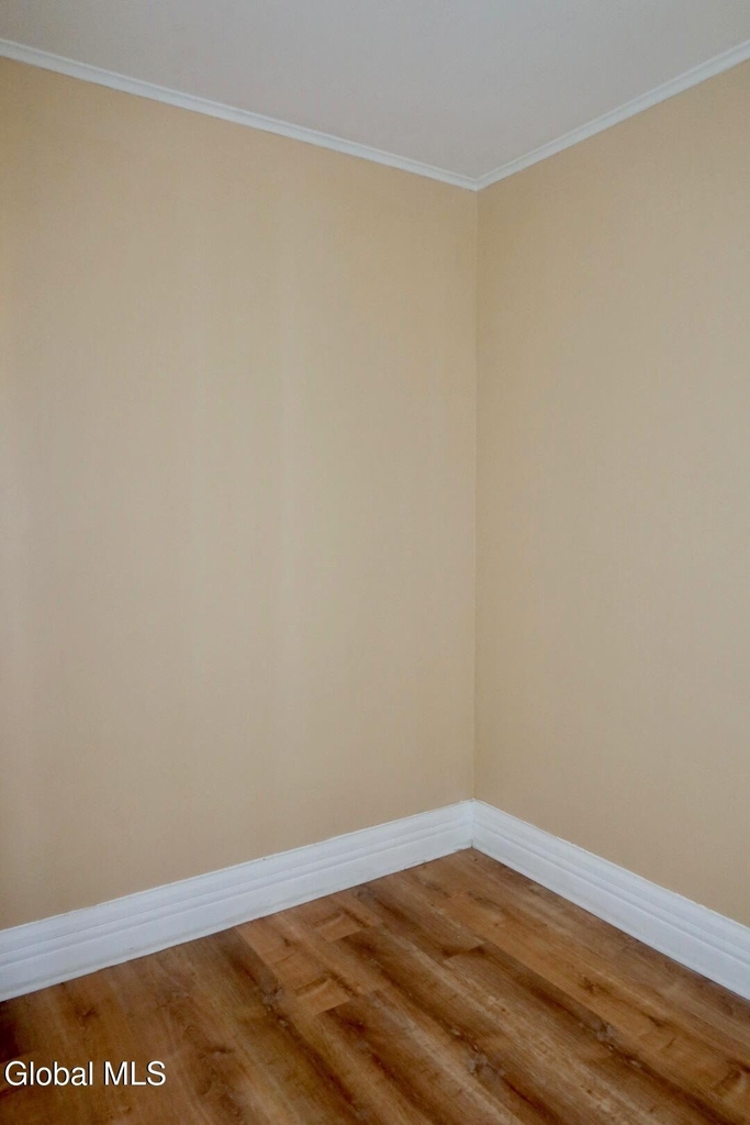 1066 Howard Street - Photo 7