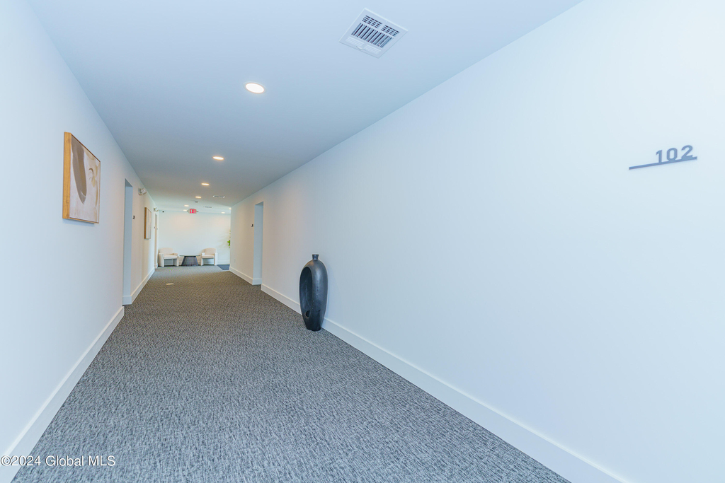 9 Laura Drive - Photo 4