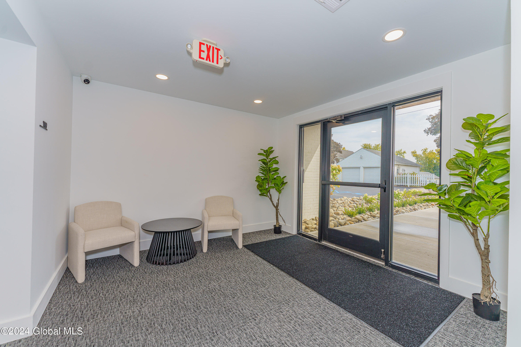9 Laura Drive - Photo 3
