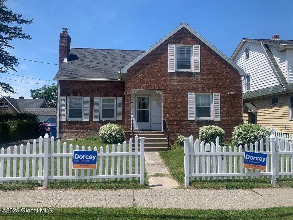 104 Thornton Street - Photo 0