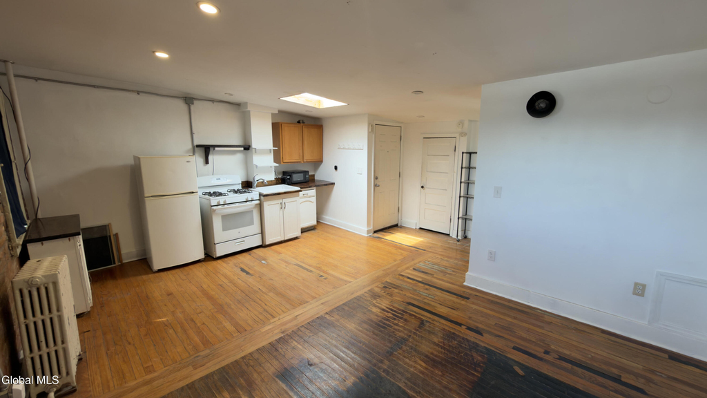 12 Irving Street - Photo 7