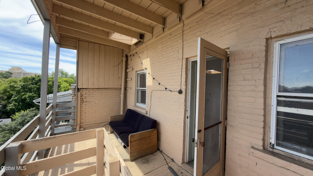 12 Irving Street - Photo 5