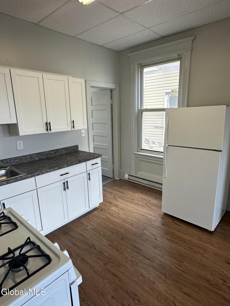 1213 State Street - Photo 5