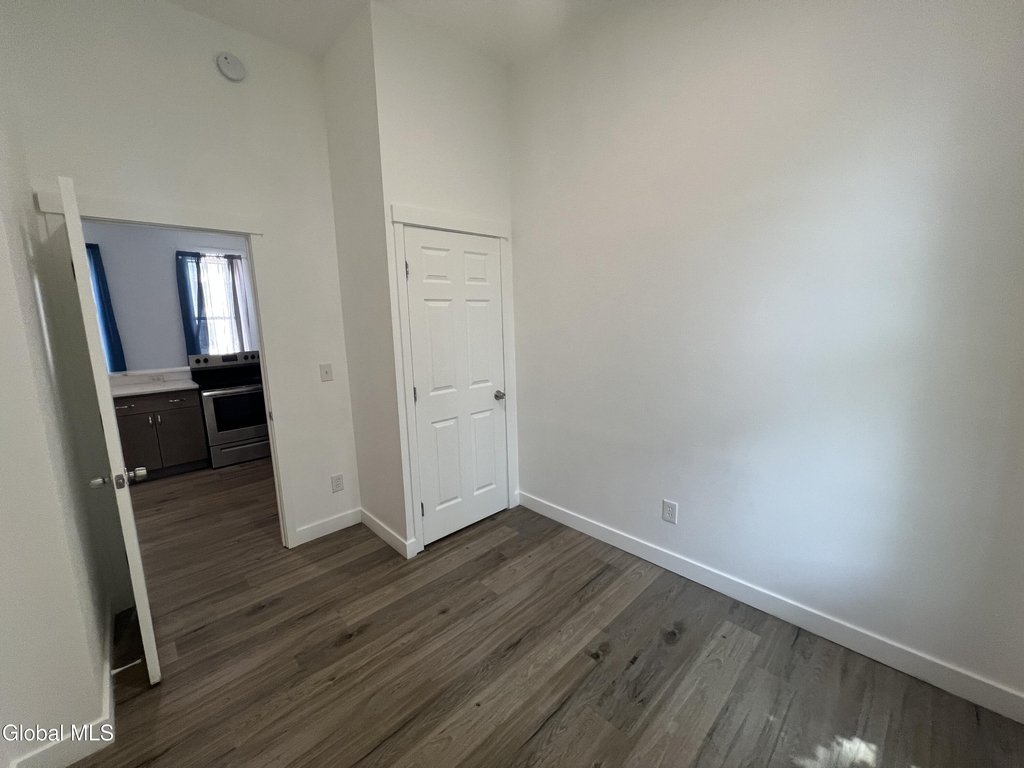 336 Clinton Avenue - Photo 6