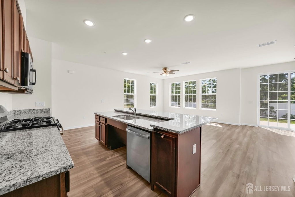 228 Park Lane - Photo 10
