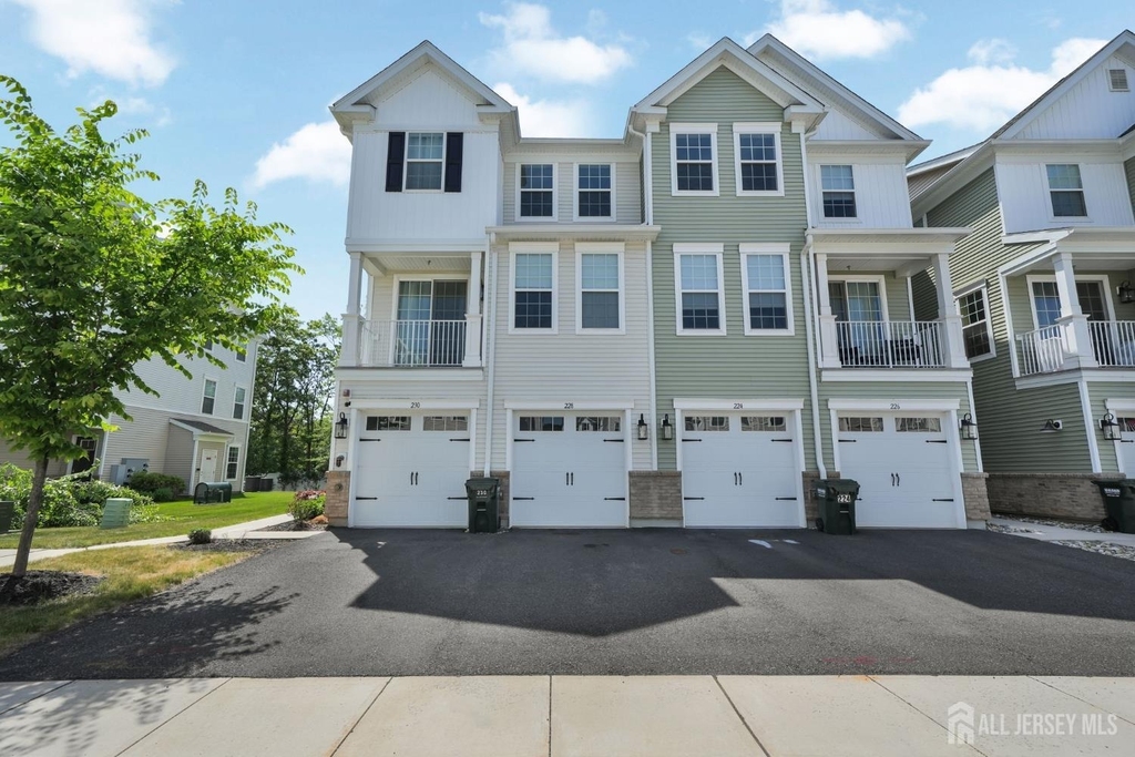 228 Park Lane - Photo 0