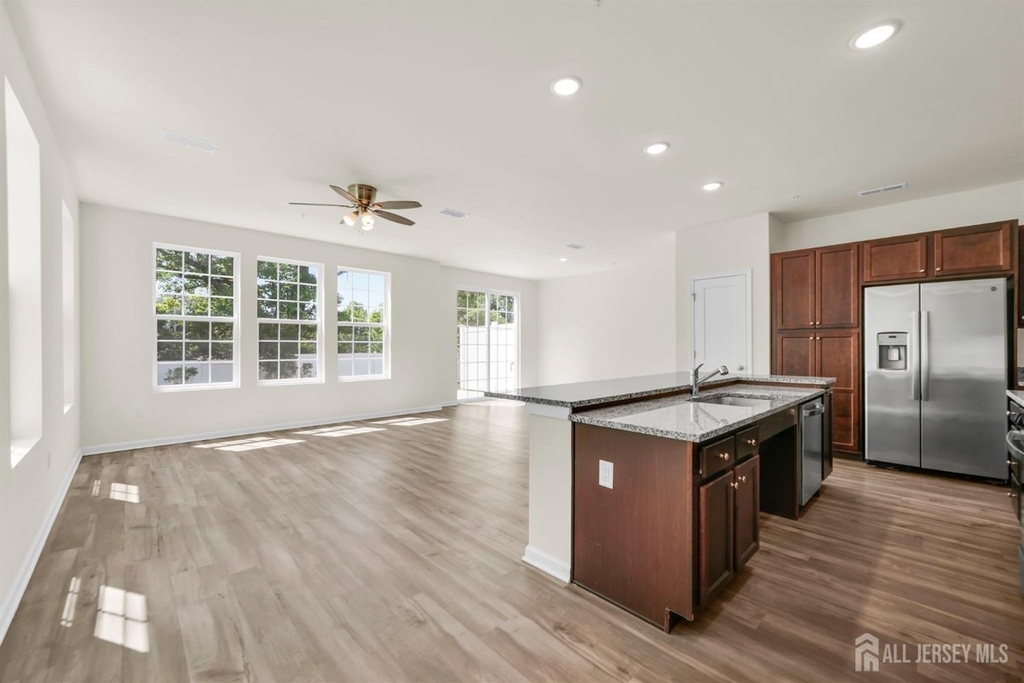 228 Park Lane - Photo 3