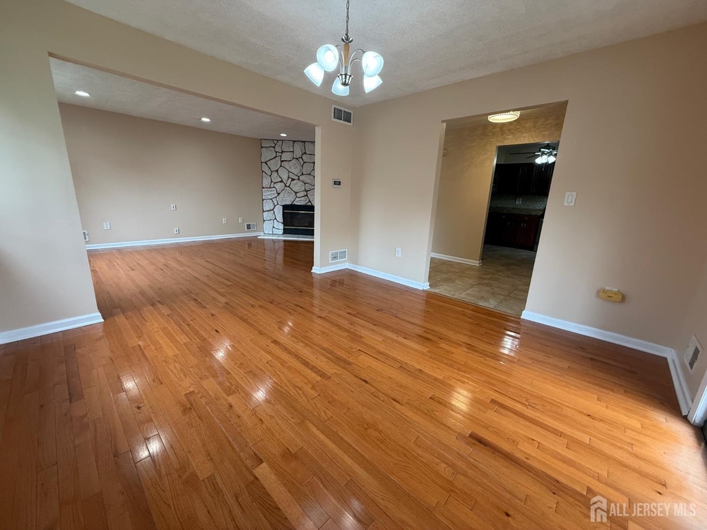 1302 Edison Glen Terrace - Photo 3
