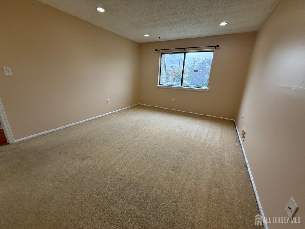 1302 Edison Glen Terrace - Photo 17