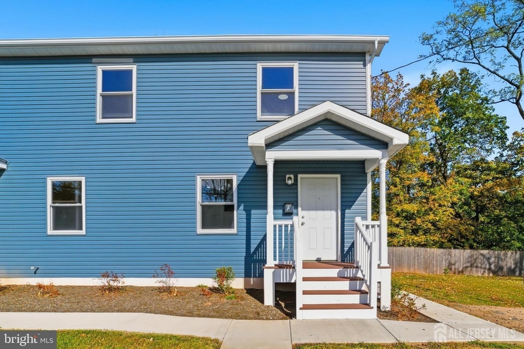 245 William Street - Photo 0