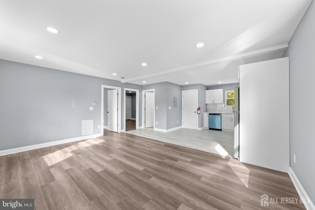 245 William Street - Photo 1