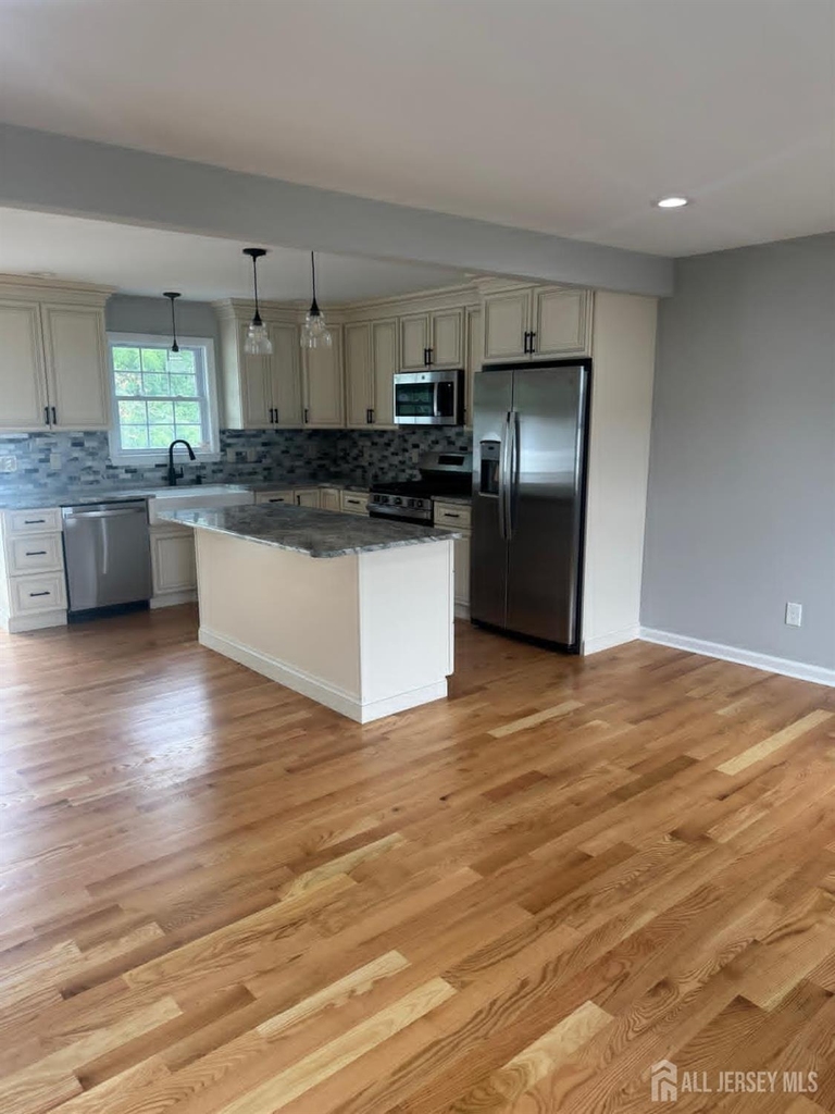 109 Pearl Place - Photo 1