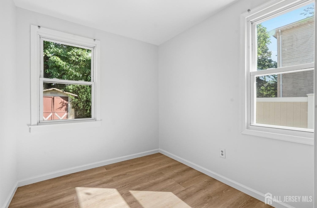 250 Brookside Avenue - Photo 15