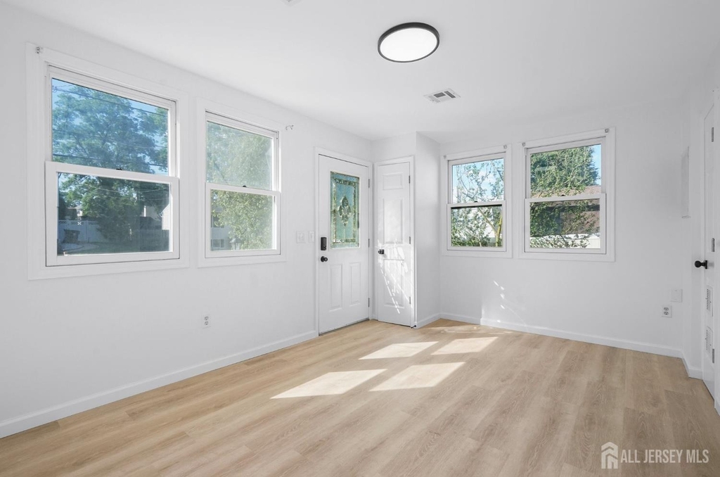 250 Brookside Avenue - Photo 4
