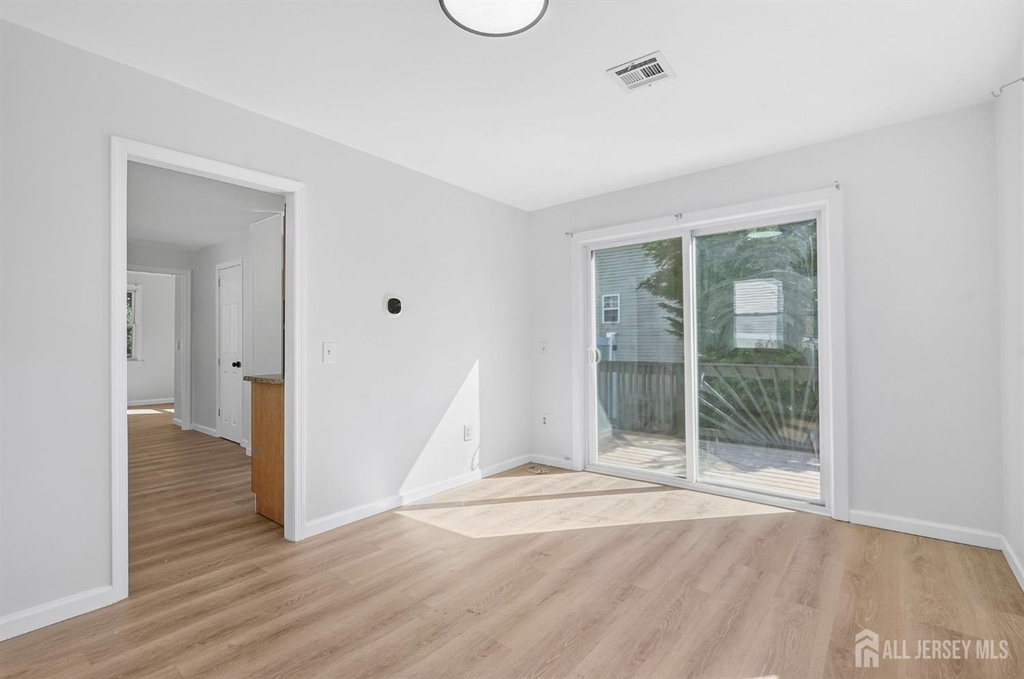 250 Brookside Avenue - Photo 2