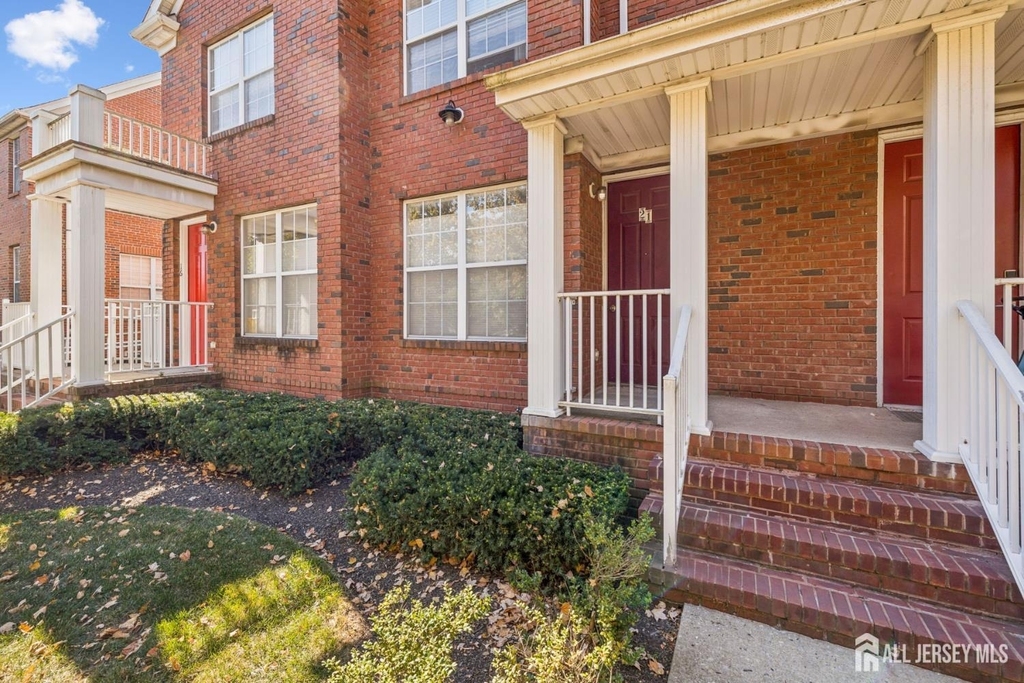 21 Park Square - Photo 1