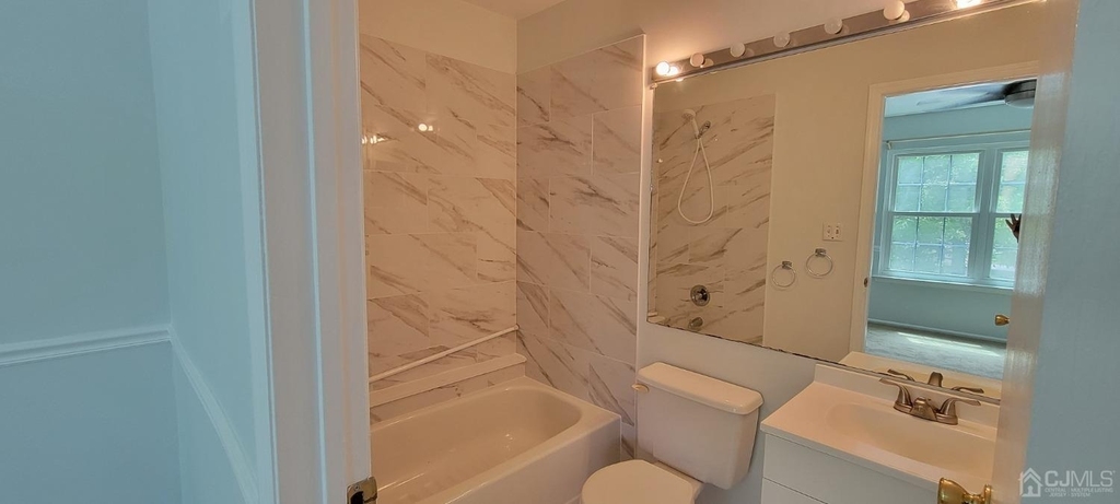 1408 Locust Court - Photo 15