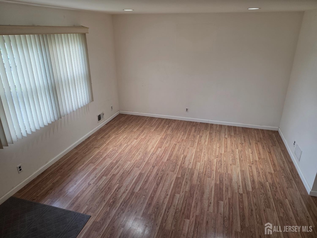 405 Frederick Avenue - Photo 11