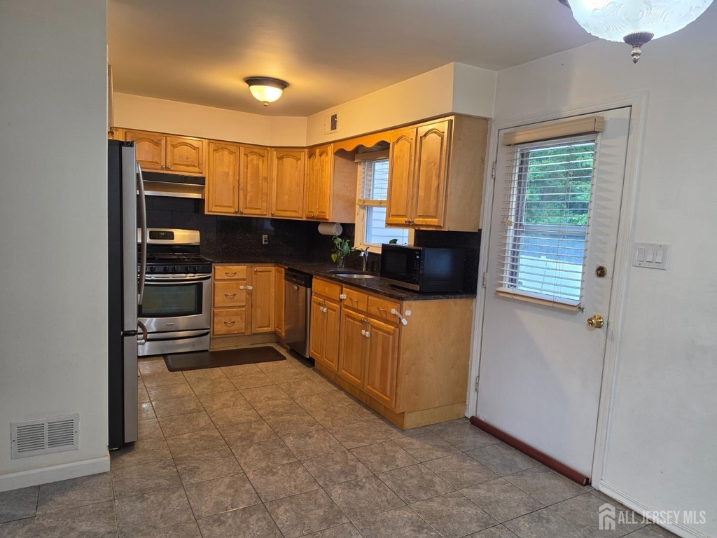 405 Frederick Avenue - Photo 16