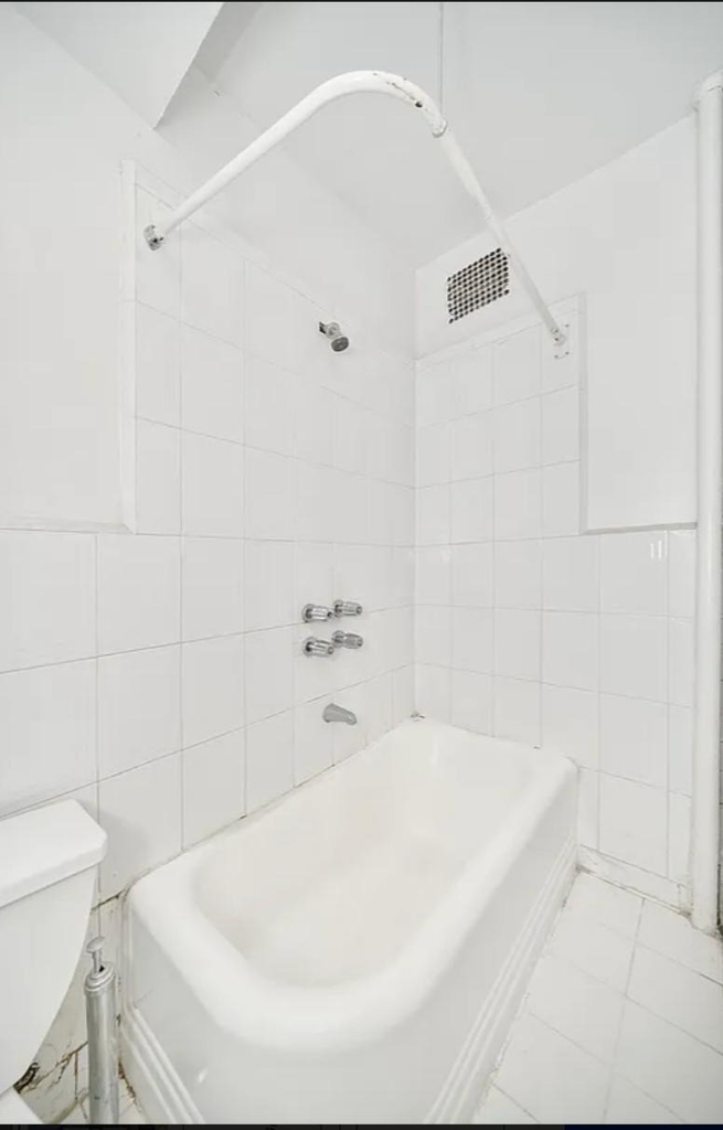 223 E 58th Street - Photo 5