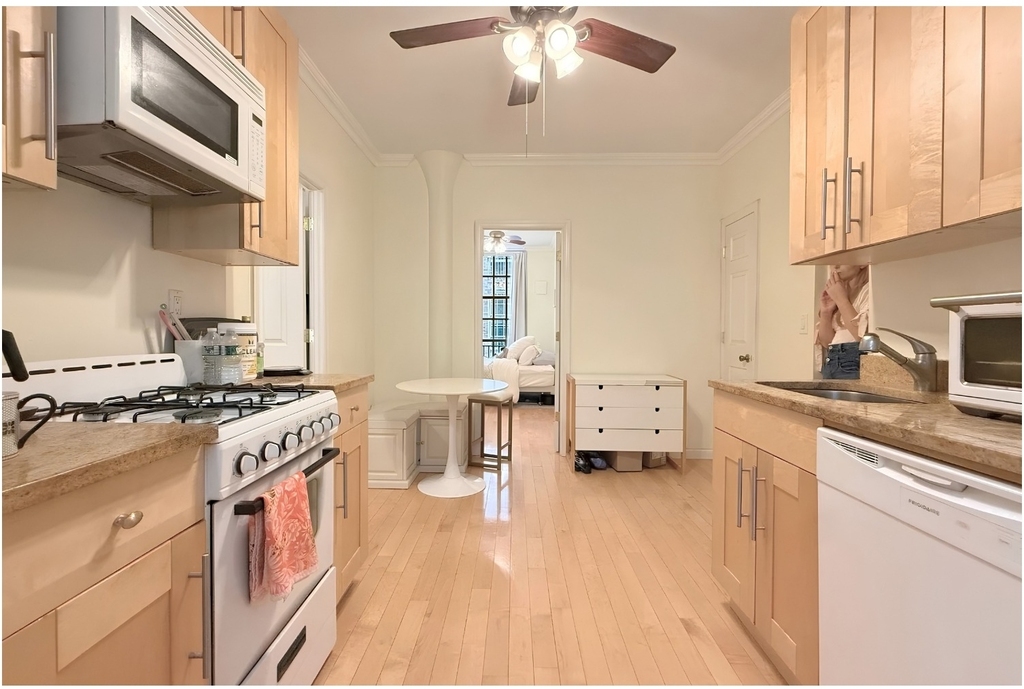 509 E 77th Street - Photo 1