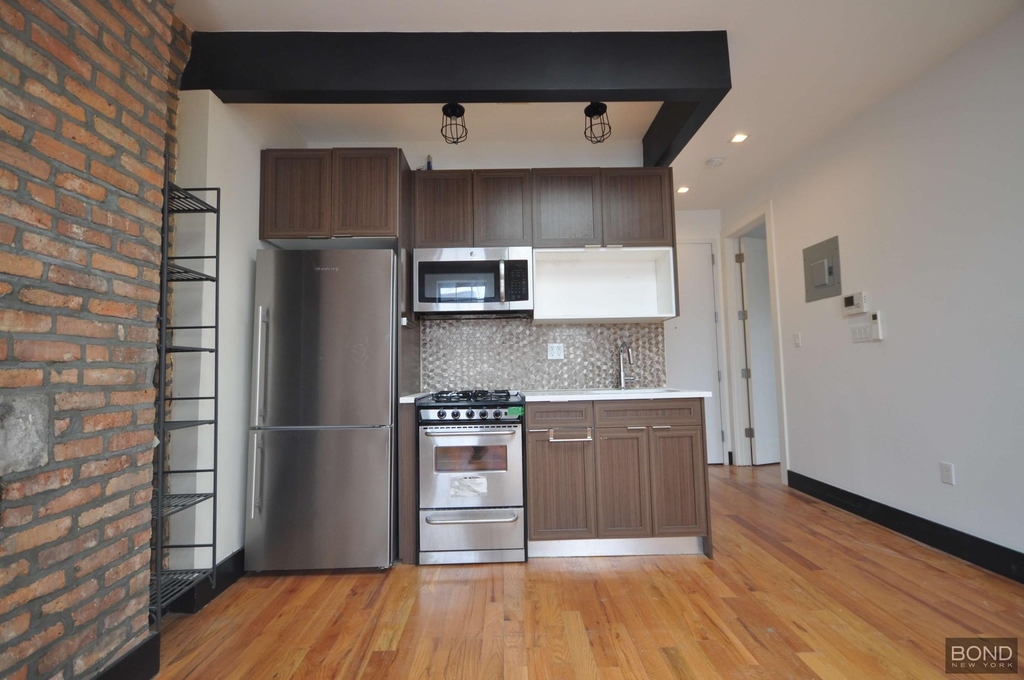 298 Humboldt Street - Photo 3
