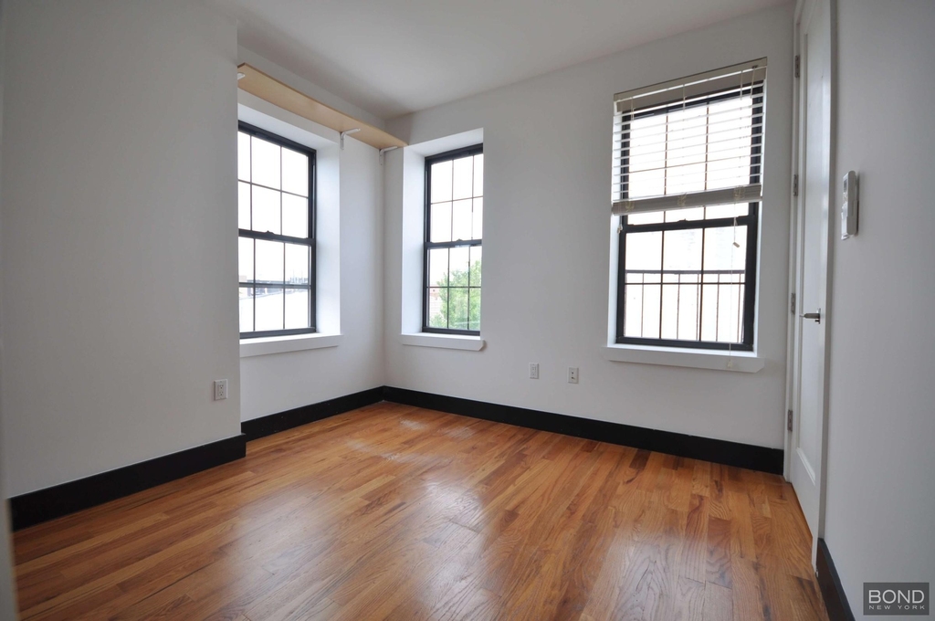 298 Humboldt Street - Photo 2