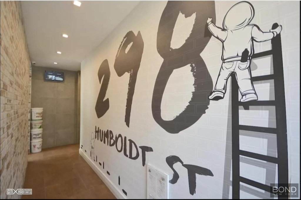 298 Humboldt Street - Photo 6