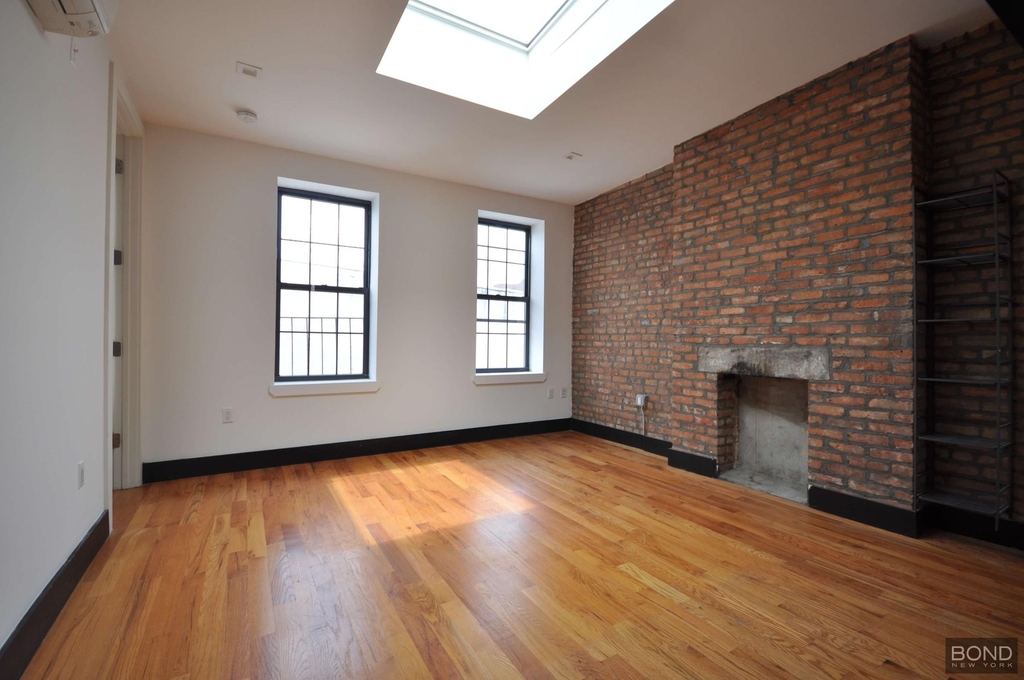298 Humboldt Street - Photo 0