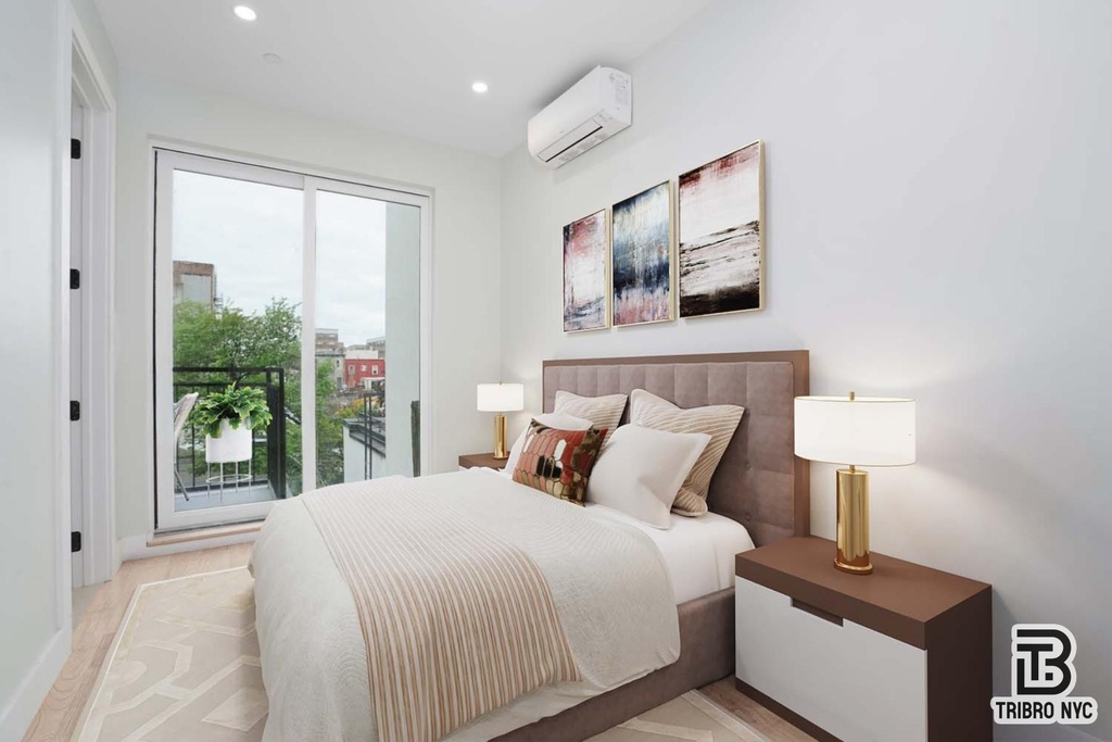 92 Manhattan Avenue - Photo 1