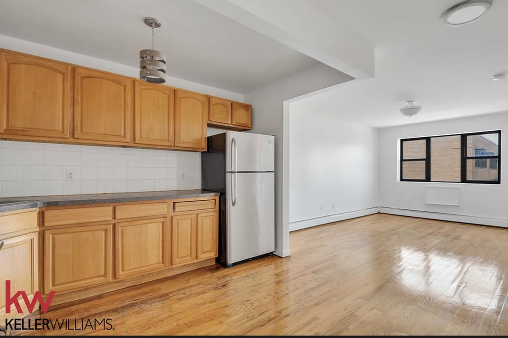 656 Kosciuszko Street - Photo 3