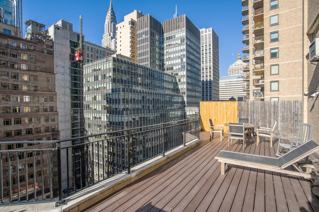 225 E 46th Street - Photo 0