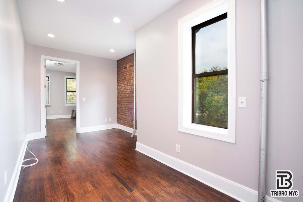688 10th Avenue - Photo 3