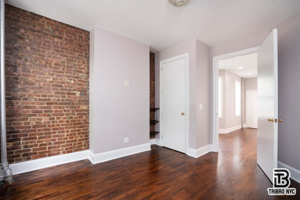 688 10th Avenue - Photo 5