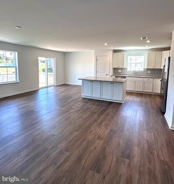 151 Capulet Court - Photo 8