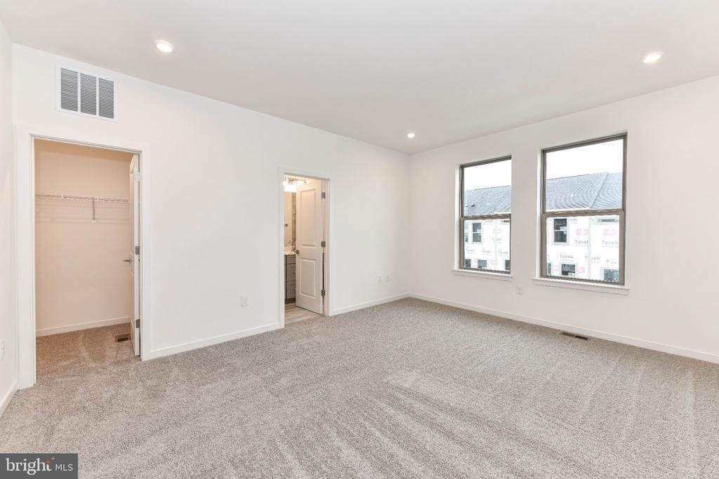 43796 Mystic Maroon Terrace - Photo 32