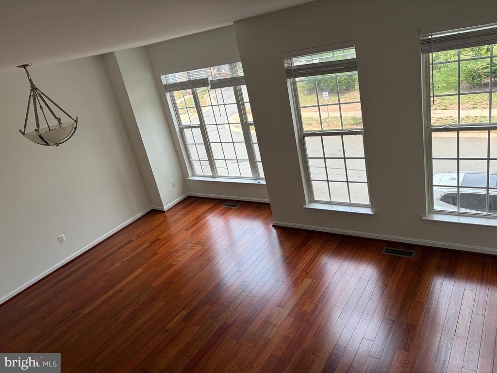 44221 Suscon Square - Photo 11