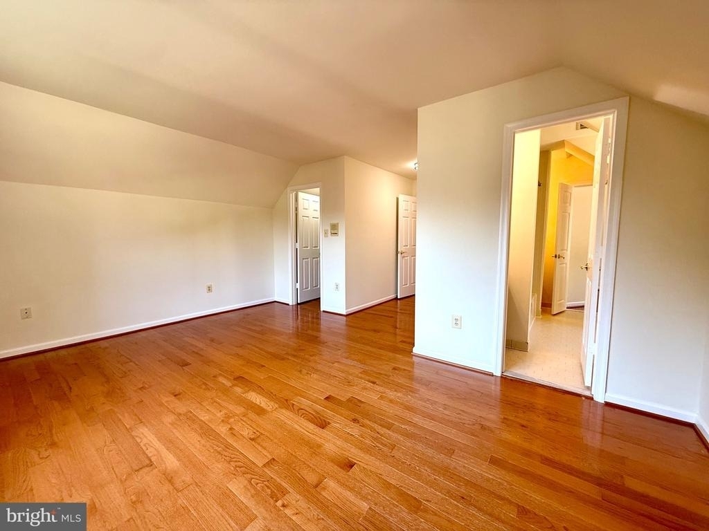10006 Manor Place - Photo 36